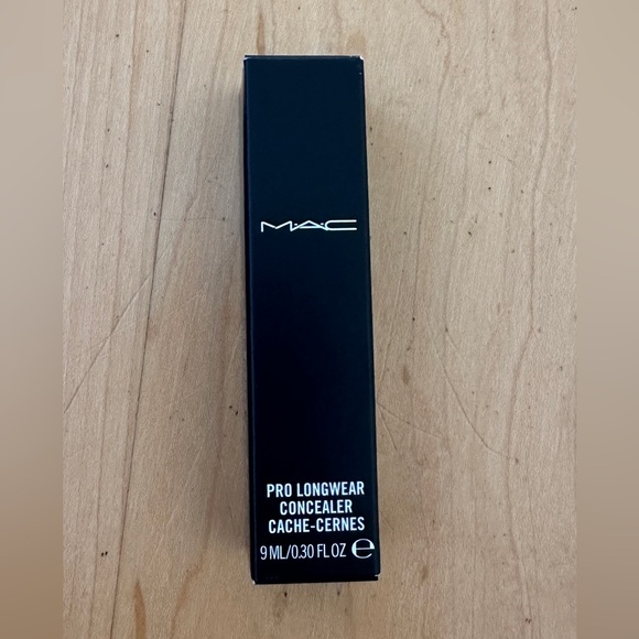 MAC Pro Longwear Concealer - Picture 2 of 3